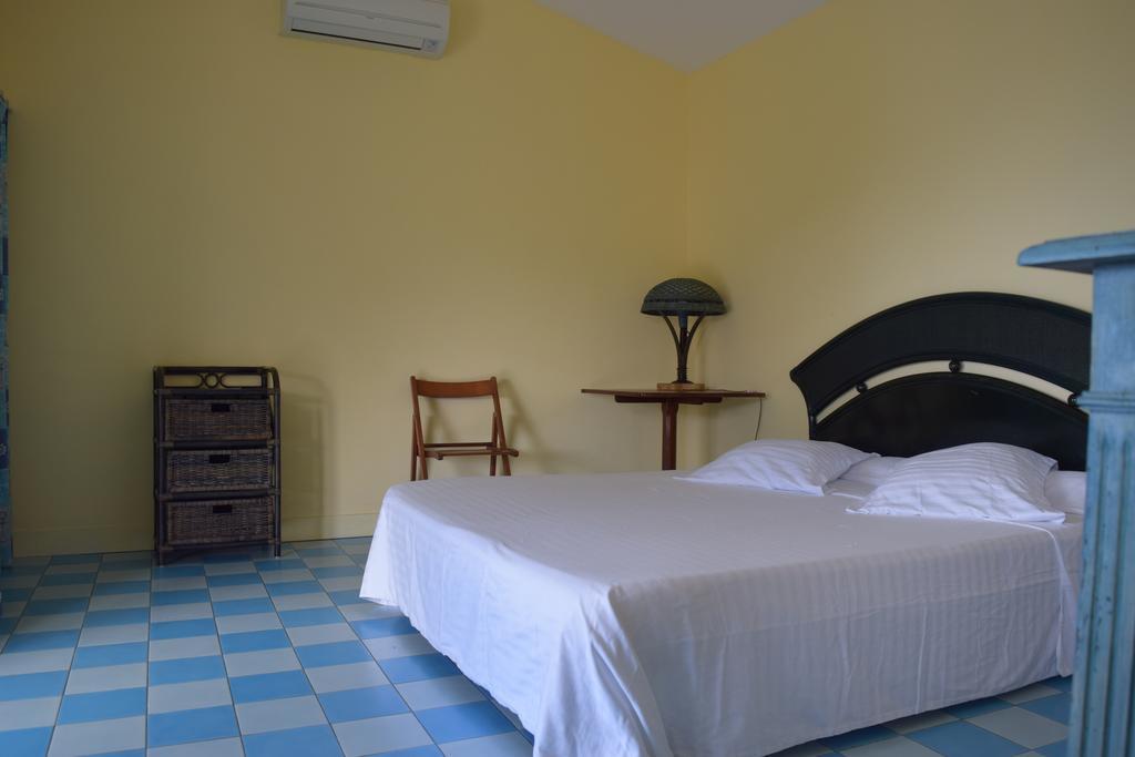 Villa Habitation Pineau à Deshaies Extérieur photo
